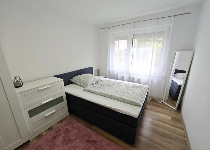 Fh-Naehe: Modernes Apt Mit Balkon