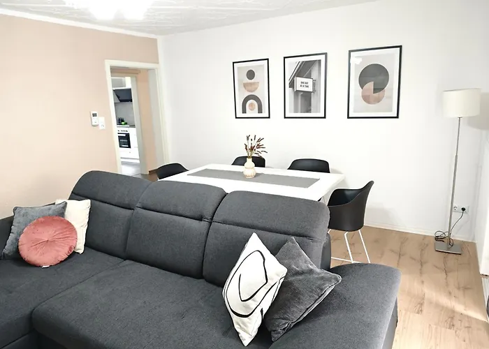 Fh-Naehe: Modernes Apt Mit Balkon