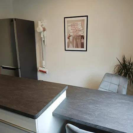 Fh-Naehe: Modernes Apt Mit Balkon Hof  Buitenkant foto