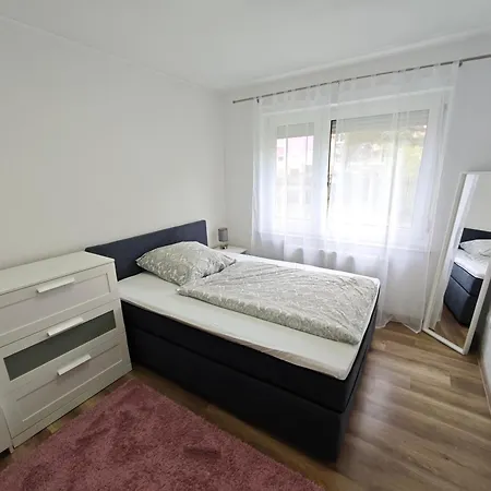 Fh-Naehe: Modernes Apt Mit Balkon Hof  Buitenkant foto