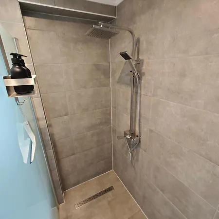 Fh-Naehe: Modernes Apt Mit Balkon Hof  Buitenkant foto