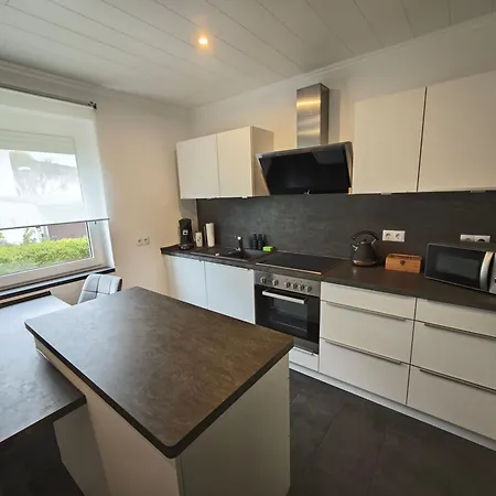 Fh-Naehe: Modernes Apt Mit Balkon Hof  Buitenkant foto