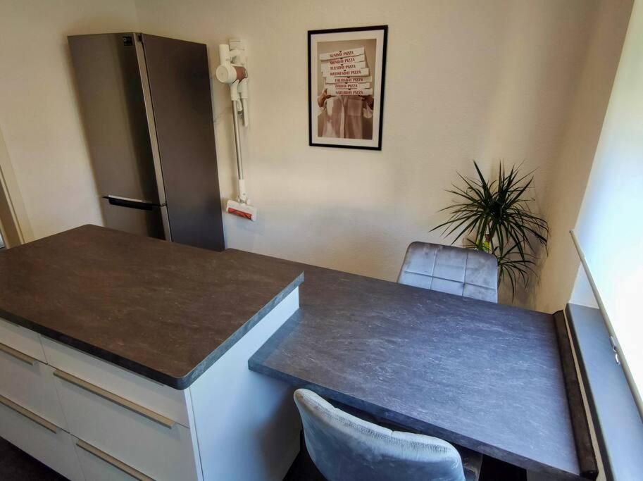 Fh-naehe: Modernes Mit Balkon * Hof (Bavaria)