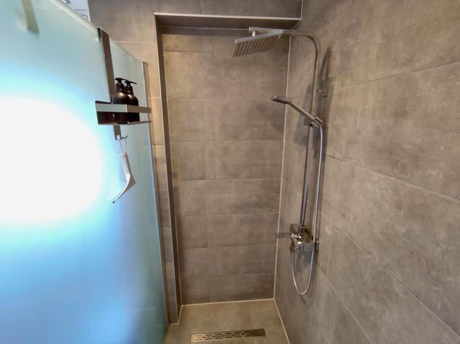 Fh-naehe: Modernes Mit Balkon *
