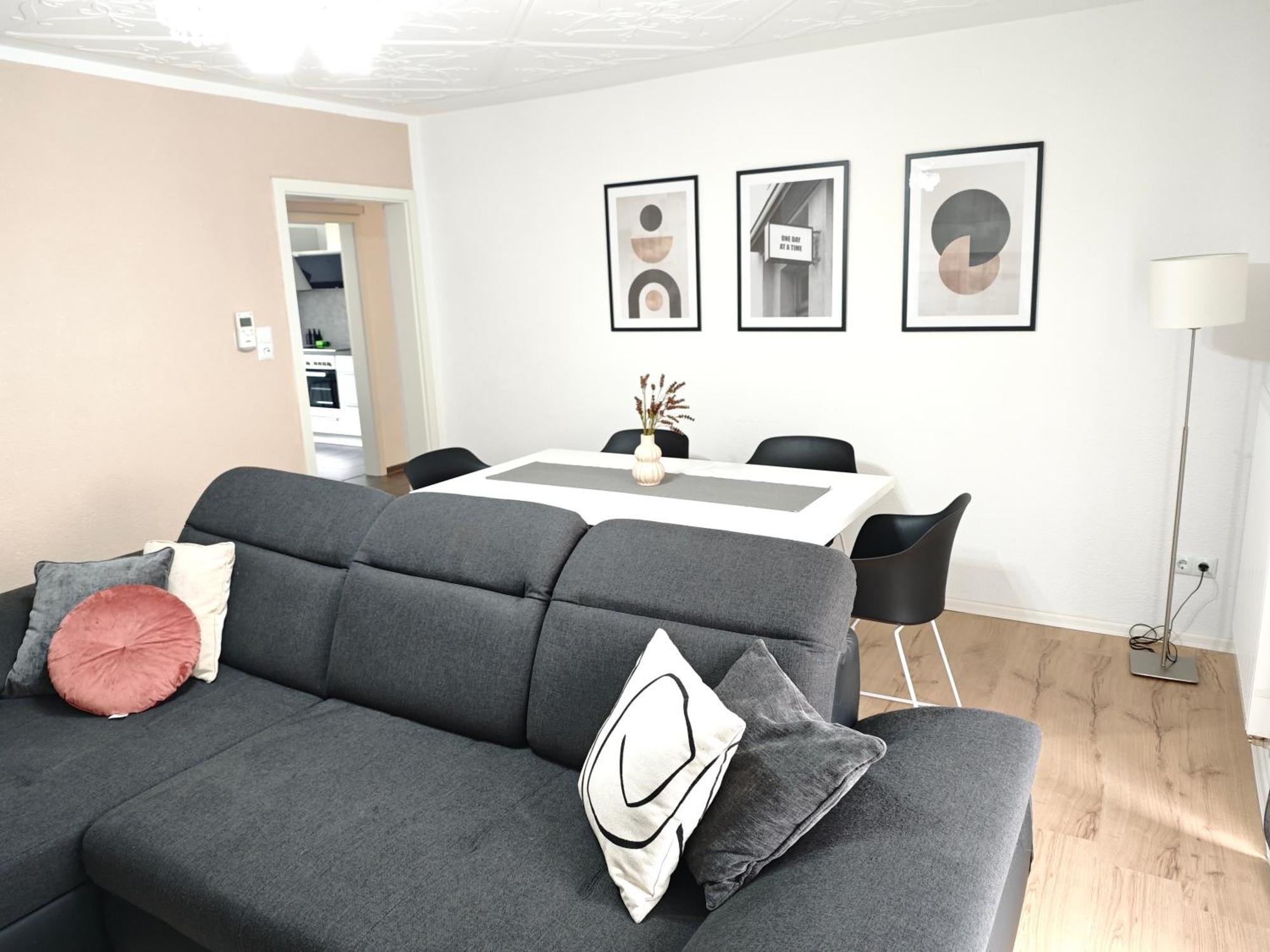 Fh-naehe: Modernes Mit Balkon * Hof (Bavaria)