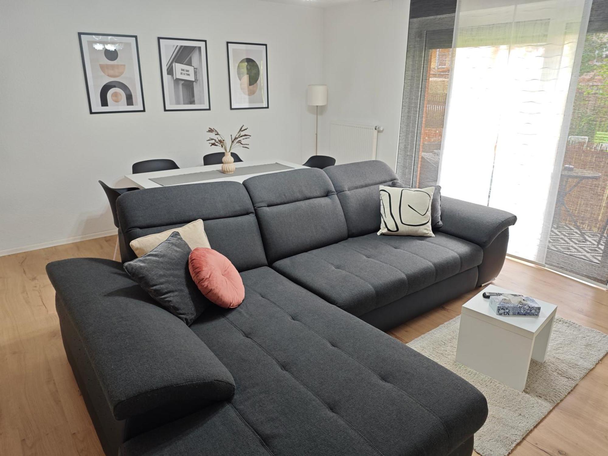 Apartment Fh-naehe: Modernes Mit Balkon *