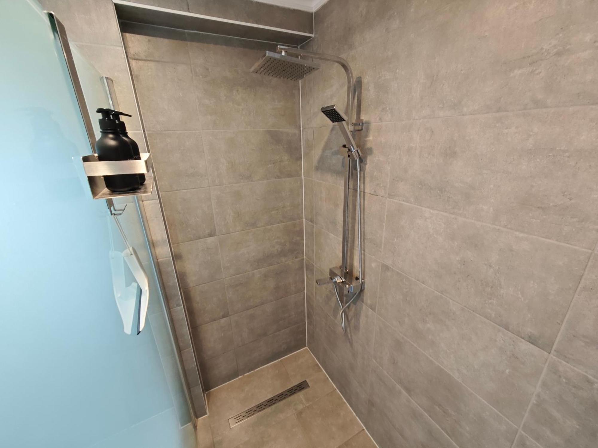 Fh-naehe: Modernes Mit Balkon Hof (Bavaria)