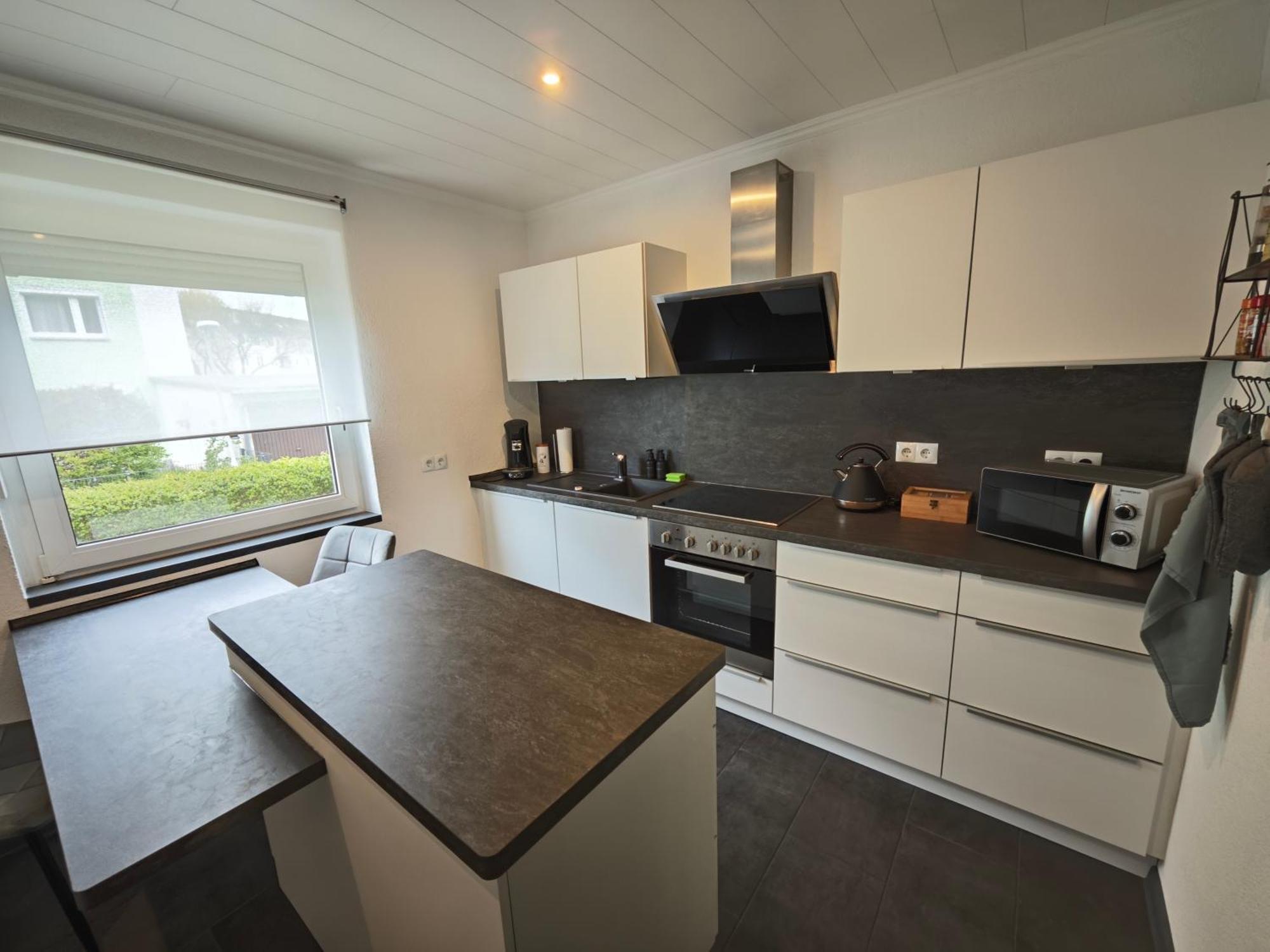 Fh-naehe: Modernes Mit Balkon Apartment Hof (Bavaria)